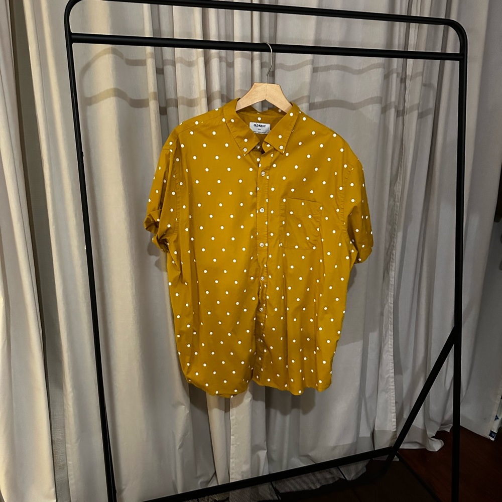 Men’s short sleeve polka dot shirt
